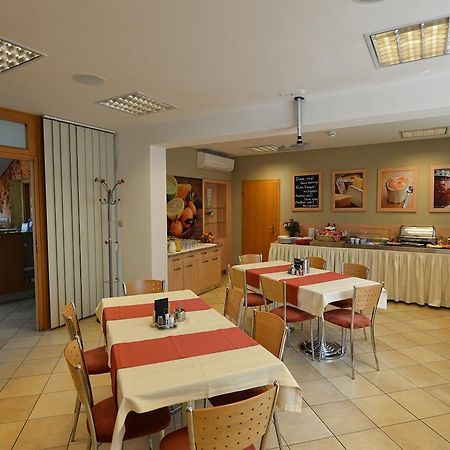 ברנו Hotel Vaka מראה חיצוני תמונה