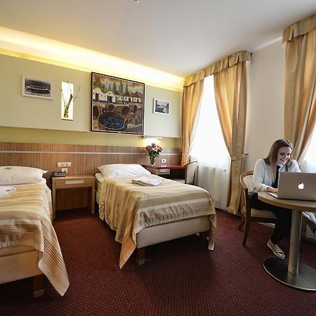 ברנו Hotel Vaka מראה חיצוני תמונה