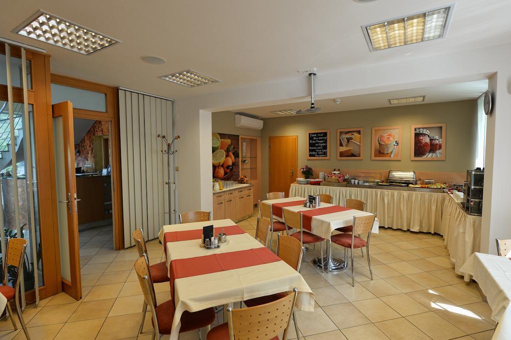 ברנו Hotel Vaka מראה חיצוני תמונה