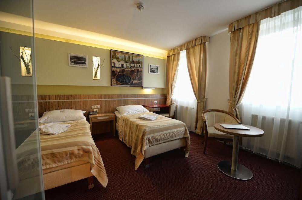 ברנו Hotel Vaka מראה חיצוני תמונה