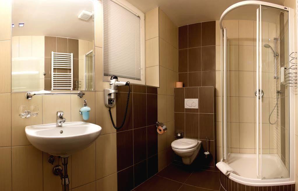 ברנו Hotel Vaka מראה חיצוני תמונה